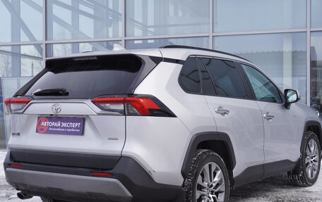 Toyota RAV4, 2021 год, 2 970 000 рублей, 5 фотография