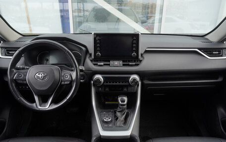 Toyota RAV4, 2021 год, 2 970 000 рублей, 11 фотография