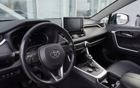 Toyota RAV4, 2021 год, 2 970 000 рублей, 10 фотография