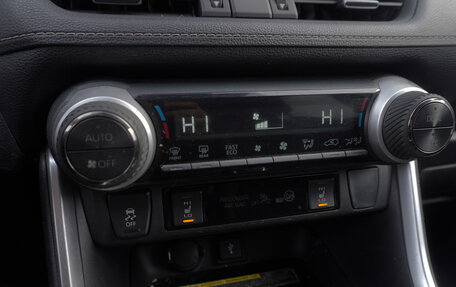 Toyota RAV4, 2021 год, 2 970 000 рублей, 15 фотография