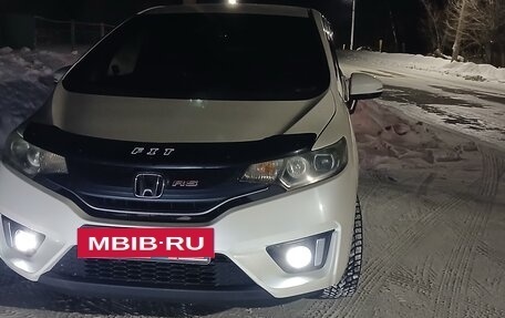Honda Fit III, 2013 год, 850 000 рублей, 8 фотография