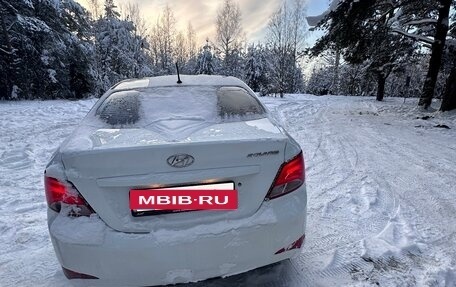 Hyundai Solaris II рестайлинг, 2015 год, 1 000 000 рублей, 7 фотография