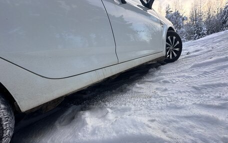 Hyundai Solaris II рестайлинг, 2015 год, 1 000 000 рублей, 21 фотография