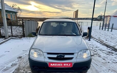 Chevrolet Niva I рестайлинг, 2013 год, 435 000 рублей, 2 фотография