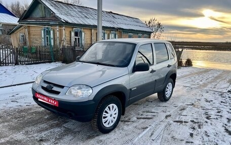 Chevrolet Niva I рестайлинг, 2013 год, 435 000 рублей, 3 фотография