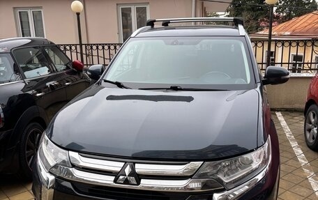 Mitsubishi Outlander III рестайлинг 3, 2017 год, 2 200 000 рублей, 1 фотография