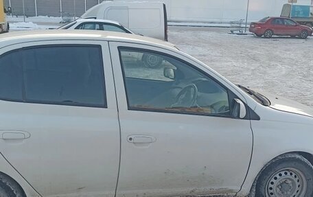 Toyota Platz, 2004 год, 285 000 рублей, 3 фотография