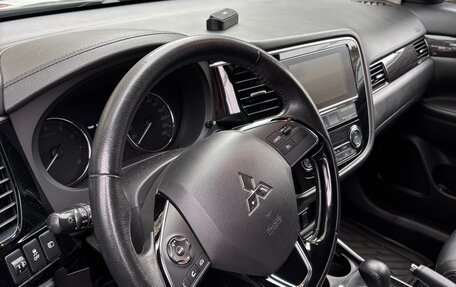 Mitsubishi Outlander III рестайлинг 3, 2017 год, 2 200 000 рублей, 2 фотография