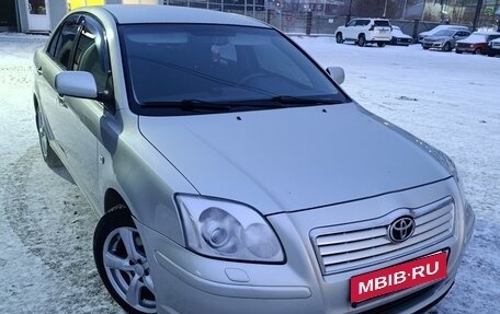 Toyota Avensis III рестайлинг, 2004 год, 800 000 рублей, 8 фотография