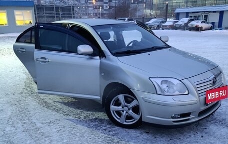 Toyota Avensis III рестайлинг, 2004 год, 800 000 рублей, 2 фотография