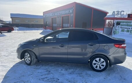 KIA Rio III рестайлинг, 2013 год, 697 000 рублей, 2 фотография