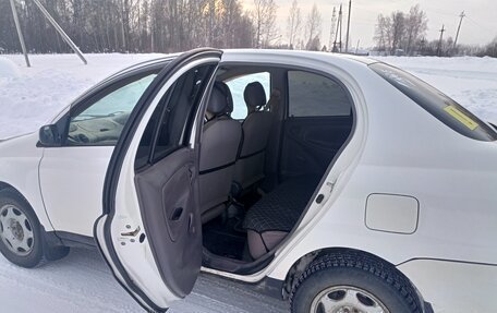 Toyota Platz, 2001 год, 325 000 рублей, 5 фотография