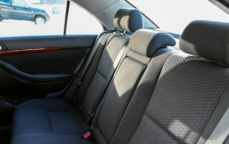 Toyota Avensis III рестайлинг, 2005 год, 728 000 рублей, 18 фотография