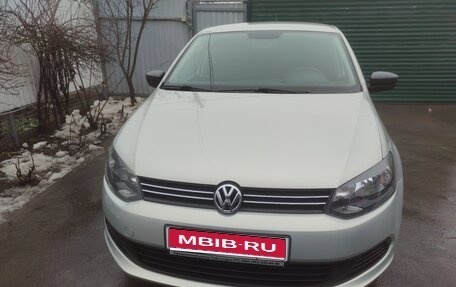 Volkswagen Polo VI (EU Market), 2013 год, 670 000 рублей, 1 фотография