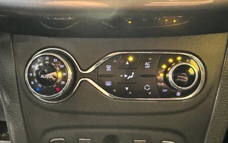 Renault Sandero II рестайлинг, 2014 год, 680 000 рублей, 13 фотография