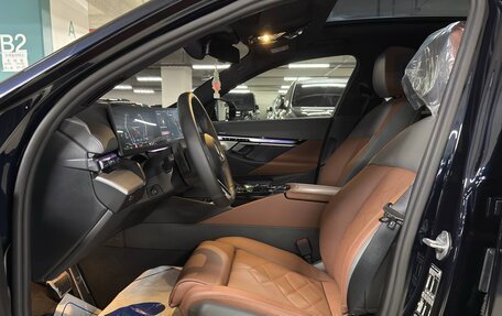 BMW 5 серия, 2025 год, 8 990 000 рублей, 15 фотография