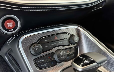 Dodge Challenger III рестайлинг 2, 2023 год, 15 999 999 рублей, 31 фотография