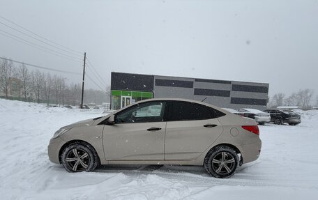 Hyundai Solaris II рестайлинг, 2011 год, 650 000 рублей, 2 фотография