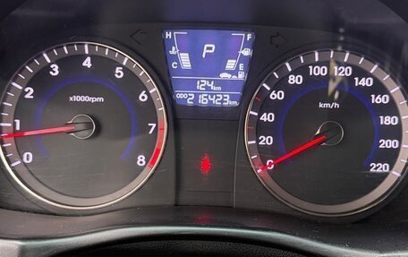 Hyundai Solaris II рестайлинг, 2011 год, 650 000 рублей, 7 фотография