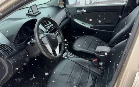 Hyundai Solaris II рестайлинг, 2011 год, 650 000 рублей, 5 фотография