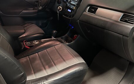 Mitsubishi Outlander III рестайлинг 3, 2015 год, 1 650 000 рублей, 7 фотография