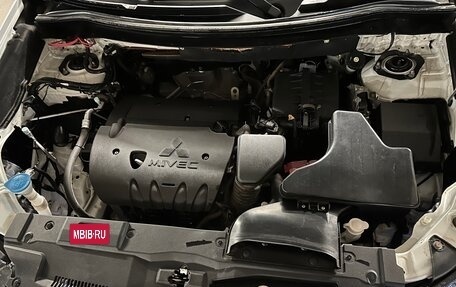 Mitsubishi Outlander III рестайлинг 3, 2015 год, 1 650 000 рублей, 13 фотография