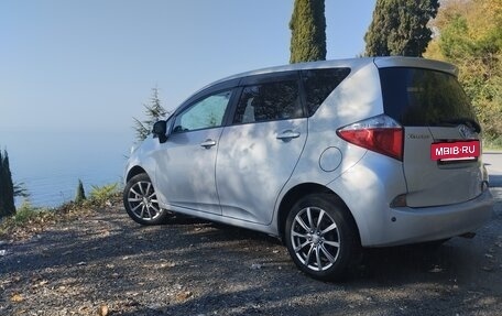 Toyota Ractis II, 2011 год, 890 000 рублей, 3 фотография