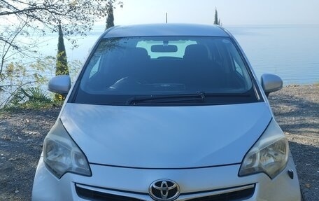 Toyota Ractis II, 2011 год, 890 000 рублей, 10 фотография