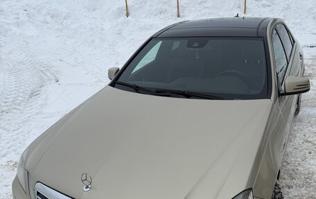 Mercedes-Benz E-Класс, 2011 год, 1 860 000 рублей, 8 фотография