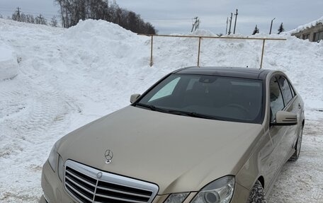 Mercedes-Benz E-Класс, 2011 год, 1 860 000 рублей, 9 фотография