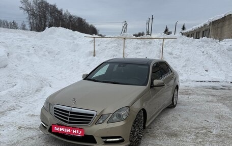 Mercedes-Benz E-Класс, 2011 год, 1 860 000 рублей, 4 фотография