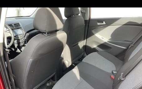 Hyundai Solaris II рестайлинг, 2014 год, 890 900 рублей, 26 фотография