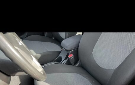 Hyundai Solaris II рестайлинг, 2014 год, 890 900 рублей, 25 фотография