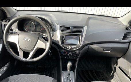 Hyundai Solaris II рестайлинг, 2014 год, 890 900 рублей, 27 фотография