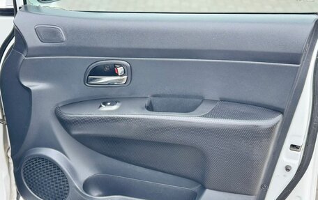 KIA Carens III (RP), 2011 год, 850 000 рублей, 16 фотография