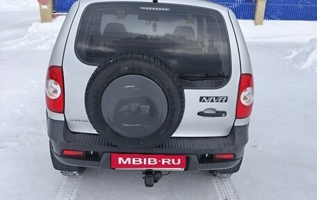 Chevrolet Niva I рестайлинг, 2012 год, 650 000 рублей, 3 фотография