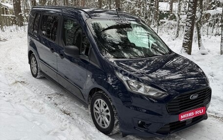 Ford Tourneo Connect II рестайлинг, 2021 год, 2 200 000 рублей, 1 фотография