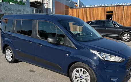 Ford Tourneo Connect II рестайлинг, 2021 год, 2 200 000 рублей, 3 фотография