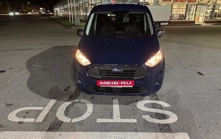 Ford Tourneo Connect II рестайлинг, 2021 год, 2 200 000 рублей, 2 фотография