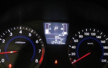 Hyundai Solaris II рестайлинг, 2015 год, 1 070 000 рублей, 20 фотография