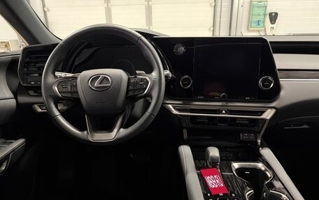 Lexus RX IV рестайлинг, 2023 год, 6 799 000 рублей, 23 фотография