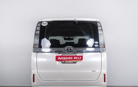 Toyota Voxy III, 2014 год, 2 049 000 рублей, 5 фотография