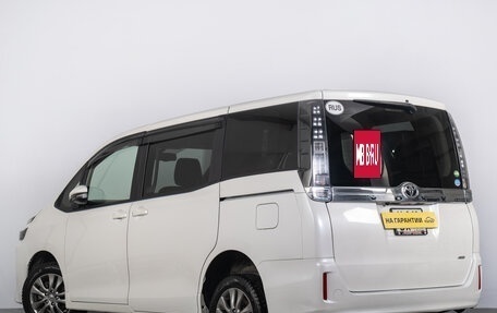 Toyota Voxy III, 2014 год, 2 049 000 рублей, 6 фотография