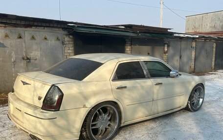 Chrysler 300C II, 2004 год, 600 000 рублей, 2 фотография