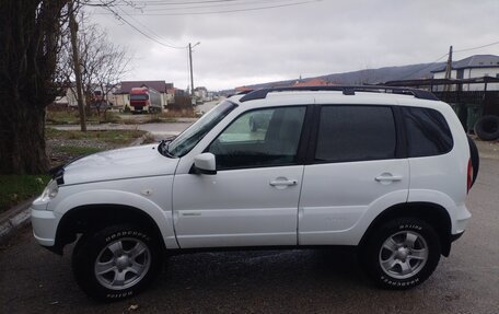 Chevrolet Niva I рестайлинг, 2012 год, 650 000 рублей, 3 фотография