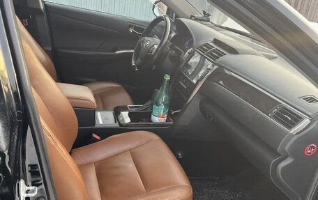 Toyota Camry, 2017 год, 2 150 000 рублей, 3 фотография