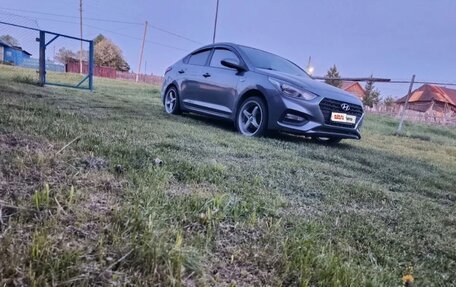 Hyundai Solaris II рестайлинг, 2018 год, 1 200 000 рублей, 2 фотография