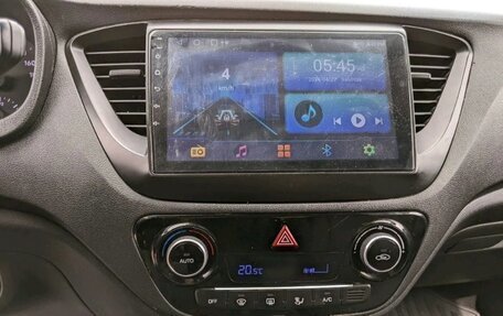 Hyundai Solaris II рестайлинг, 2018 год, 1 200 000 рублей, 4 фотография