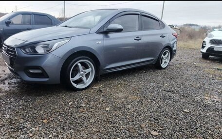 Hyundai Solaris II рестайлинг, 2018 год, 1 200 000 рублей, 6 фотография