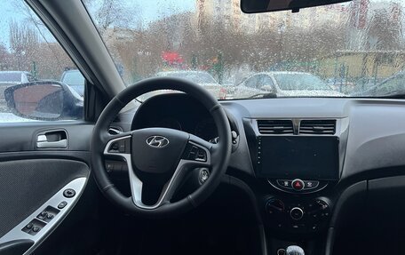 Hyundai Solaris II рестайлинг, 2011 год, 690 000 рублей, 6 фотография